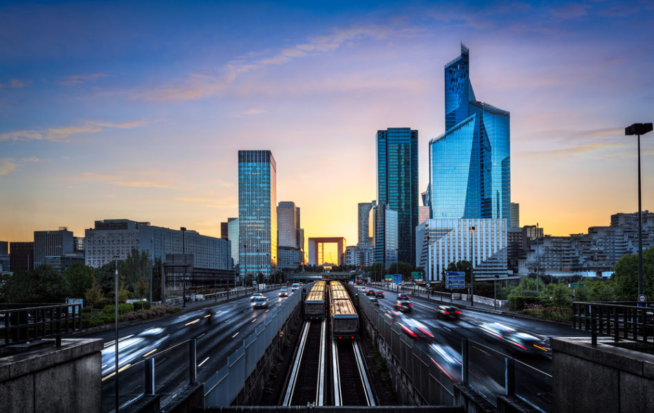 Quartier de la défense à Paris de nuit